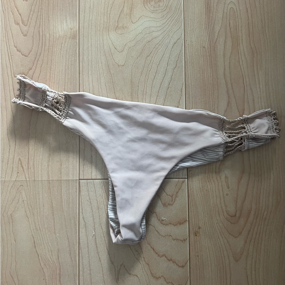ACACIA BIKINI BOTTOM!!